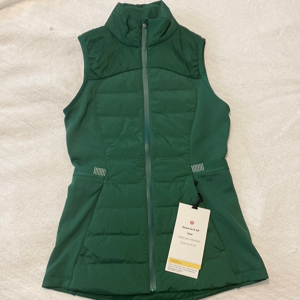 NWT lululemon everglade green Down for It All vest. Size 2